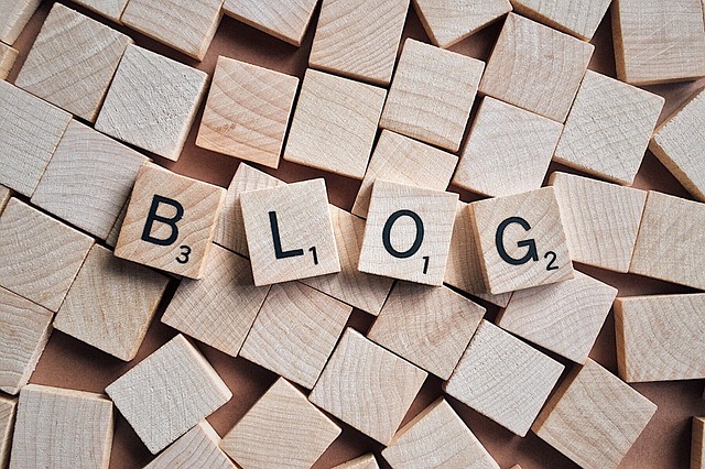 What is the difference between a blog and a website?